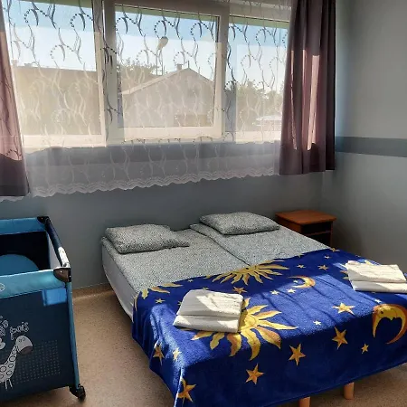 Hostel Osrodek Wczasowo - Kolonijny Sloneczko Leba Exterior foto